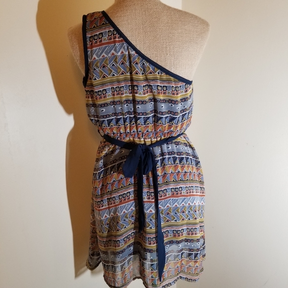 🌻3/$20 YA Los Angeles one shoulder aztec dress - Picture 5 of 6